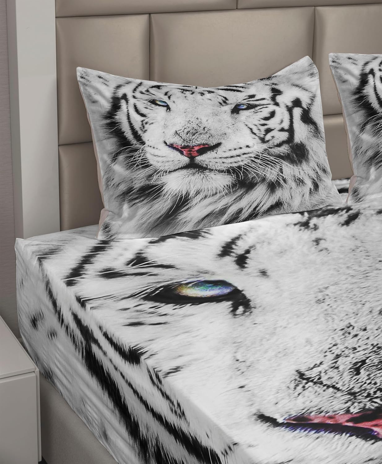 Ambesonne Savannah Sheet Set, White Tiger Wintertime Animal Portrait Eyes Calm Noble Beast Photography, Fitted and Flat Sheet with Pillowcase Bedding Accent 4 Piece Set, Full, White
