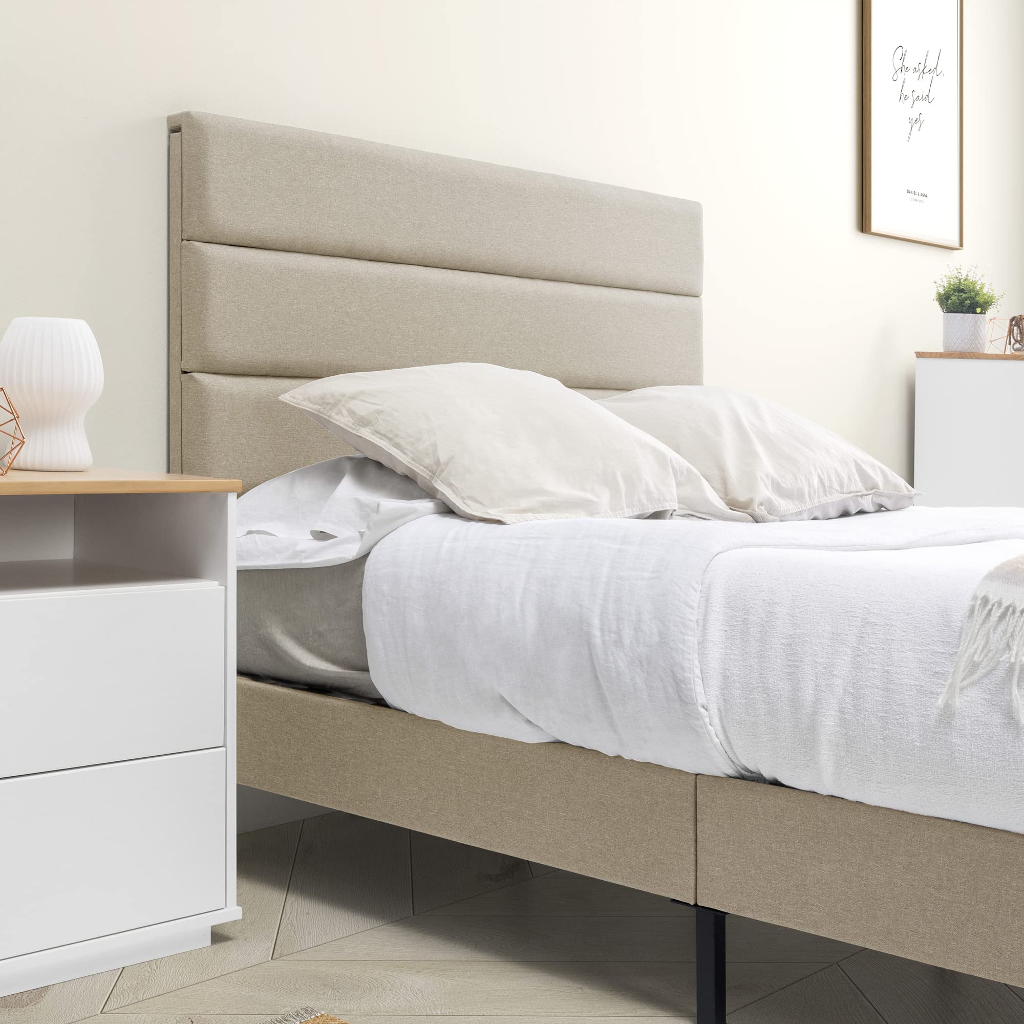 HOMN LIVING Letto Imbottito Aroma 30 cm, Base Materasso, Rete a doghe in Legno, Montaggio Facile, 150x190 cm, Beige
