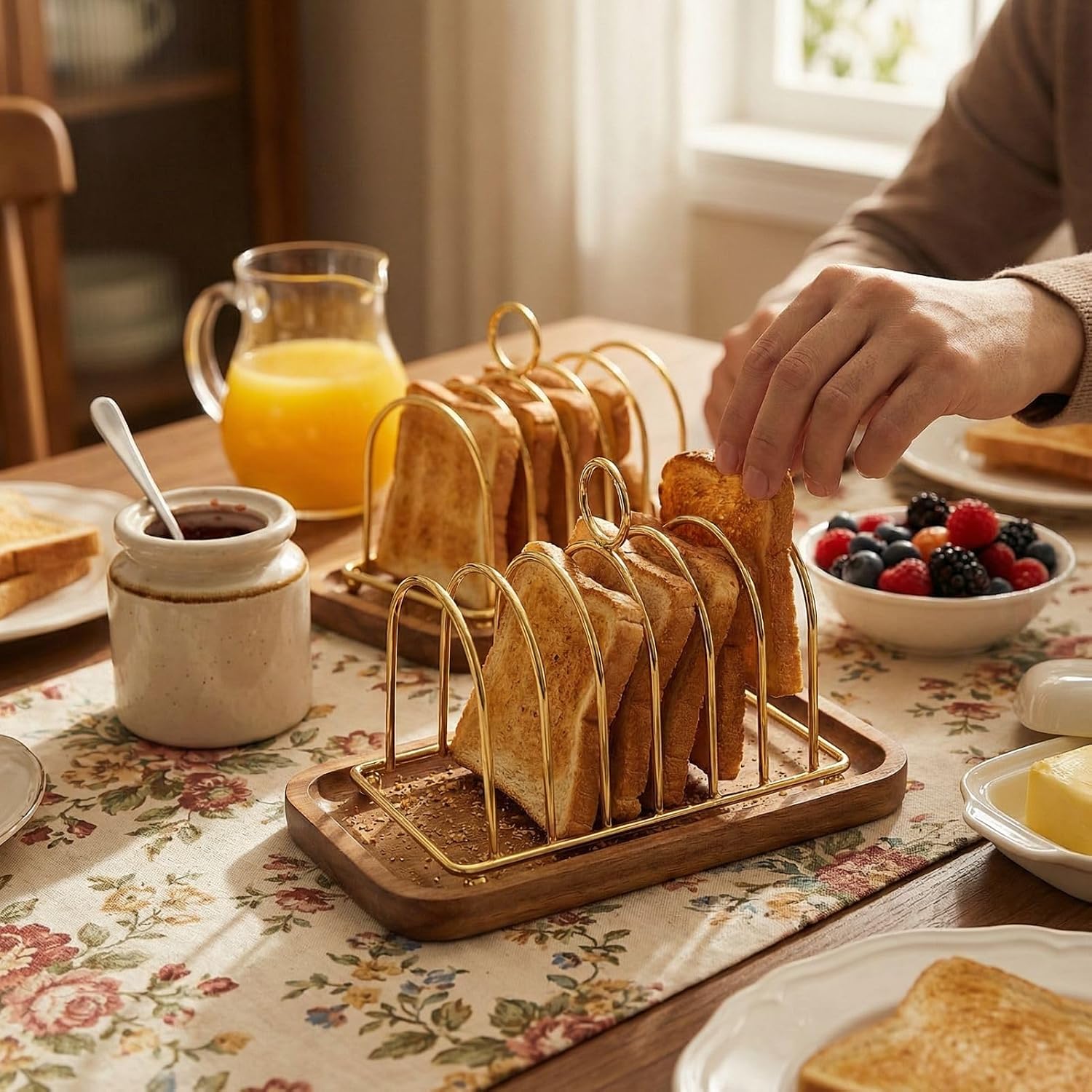 Toast Rack, Set of 2 Gold 6-Slice Bread Holders, Victorian Style Stainless Steel Toast Stand with 2 Acacia Wood Trays, for Breakfast, Buffet and English Afternoon Tea