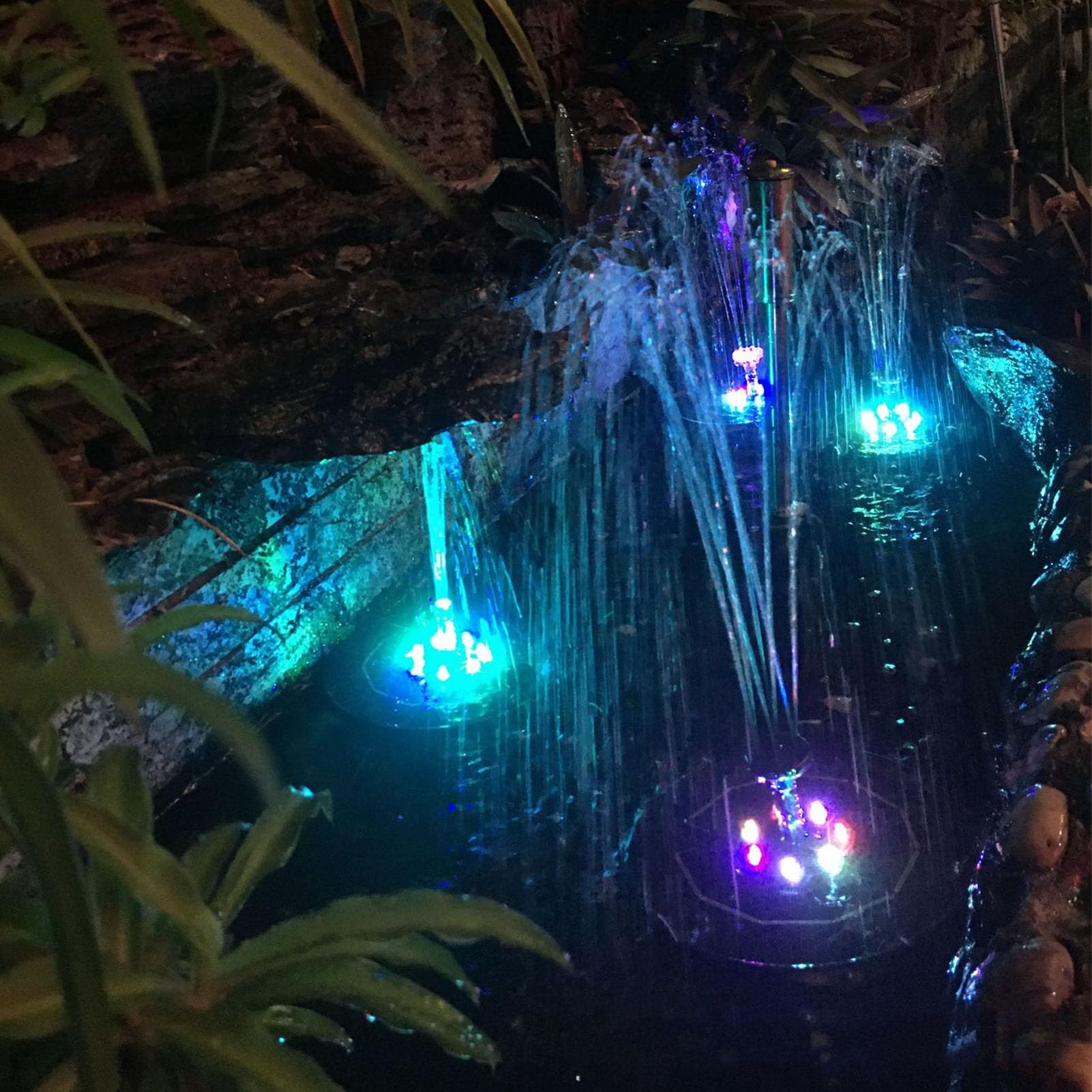 Fontana Da Giardino Solare 3,5W Con Luci Colorate - 7 Ugelli E Pompa Per Laghetti, Piscine O Vasi - Foto 3