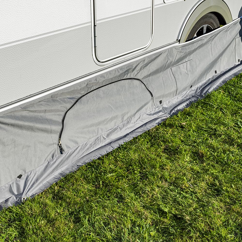 Campout Windblende mit Staufächern - 50 x 800 cm - Zugluftstopper - Zugluftstopper – Zugluftstreifen – Bis zu 50 cm Höhe – 2 Aufbewahrungsfächer – Inkl. Zeltpflöcke & Aufbewahrungstasche