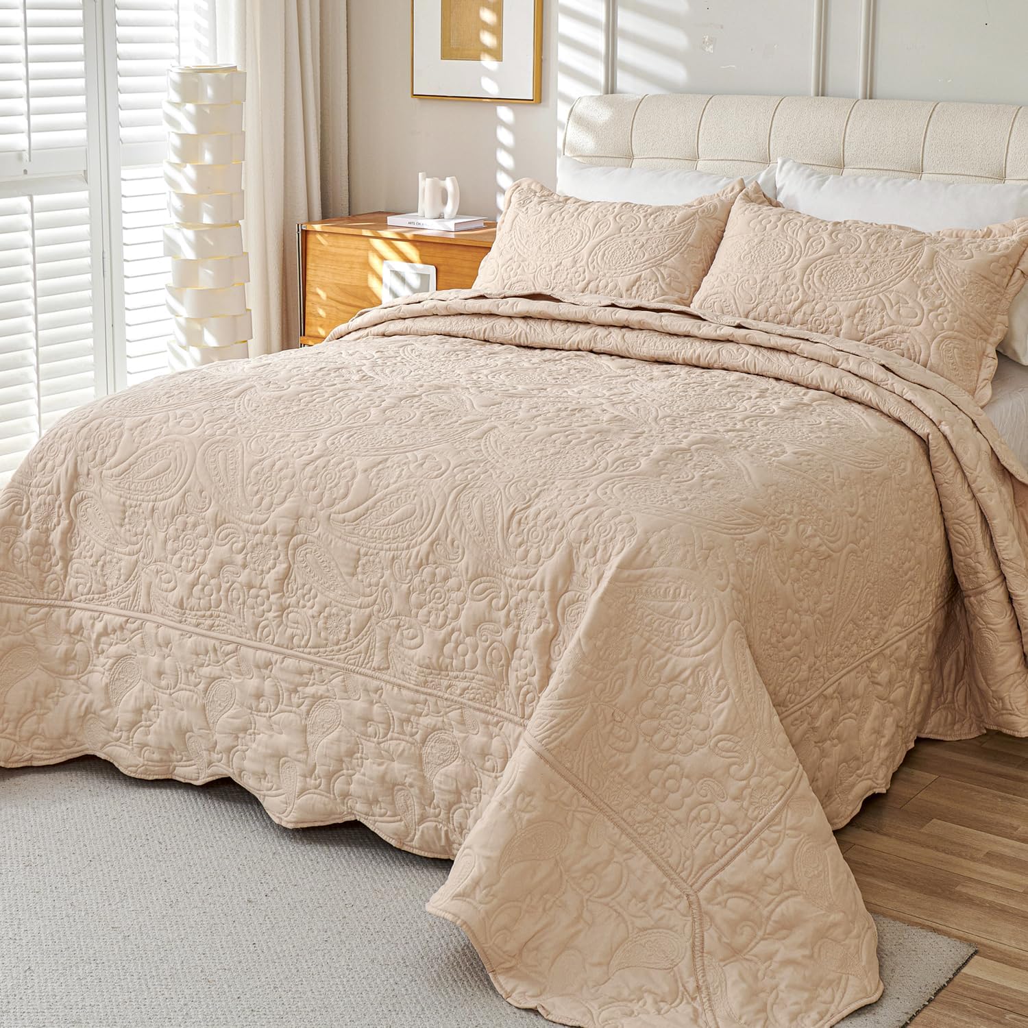 EVENHUG Oversized King Quilt California King Size Lightweight Bedding Set Reversible Bedspread Coverlets for All Seasons 3 Piece (Beige 120"x120") Style4 Beige Oversize King 120"x120"