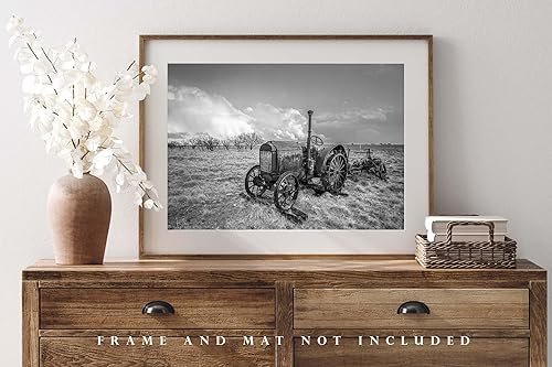 Miniatura 4 de Country Photography Print (Not Framed) Black and White Picture of Classic McCormick-Deering Tractor on Stormy Day in Texas Farm Wall Art Rustic