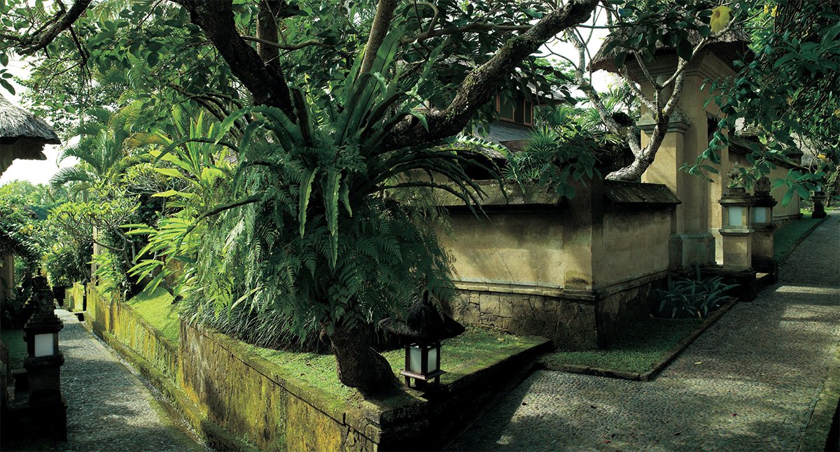 Beyond Bawa Modern Masterworks Of Monsoon Asia Paperback December