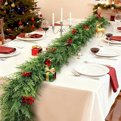 Miniatura 4 de Guirnalda de Navidad de 9 pies, guirnalda de ciprés de cedro artificial con bayas rojas, guirnalda de pino sintético flexible para mesa, escaleras,