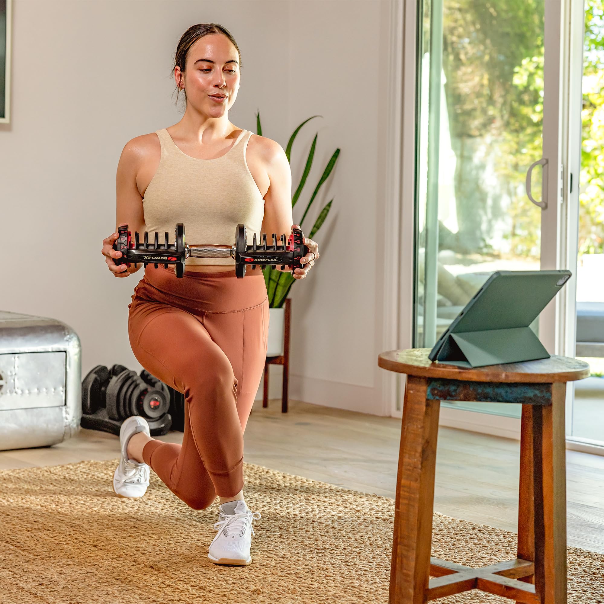 BowFlex SelectTech 1090i Hantel-Set mit Ständer | 4–41 kg verstellbar | 2 verstellbare Hanteln von 4 bis 41 kg mit Ständer für platzsparendes Krafttraining zu Hause.