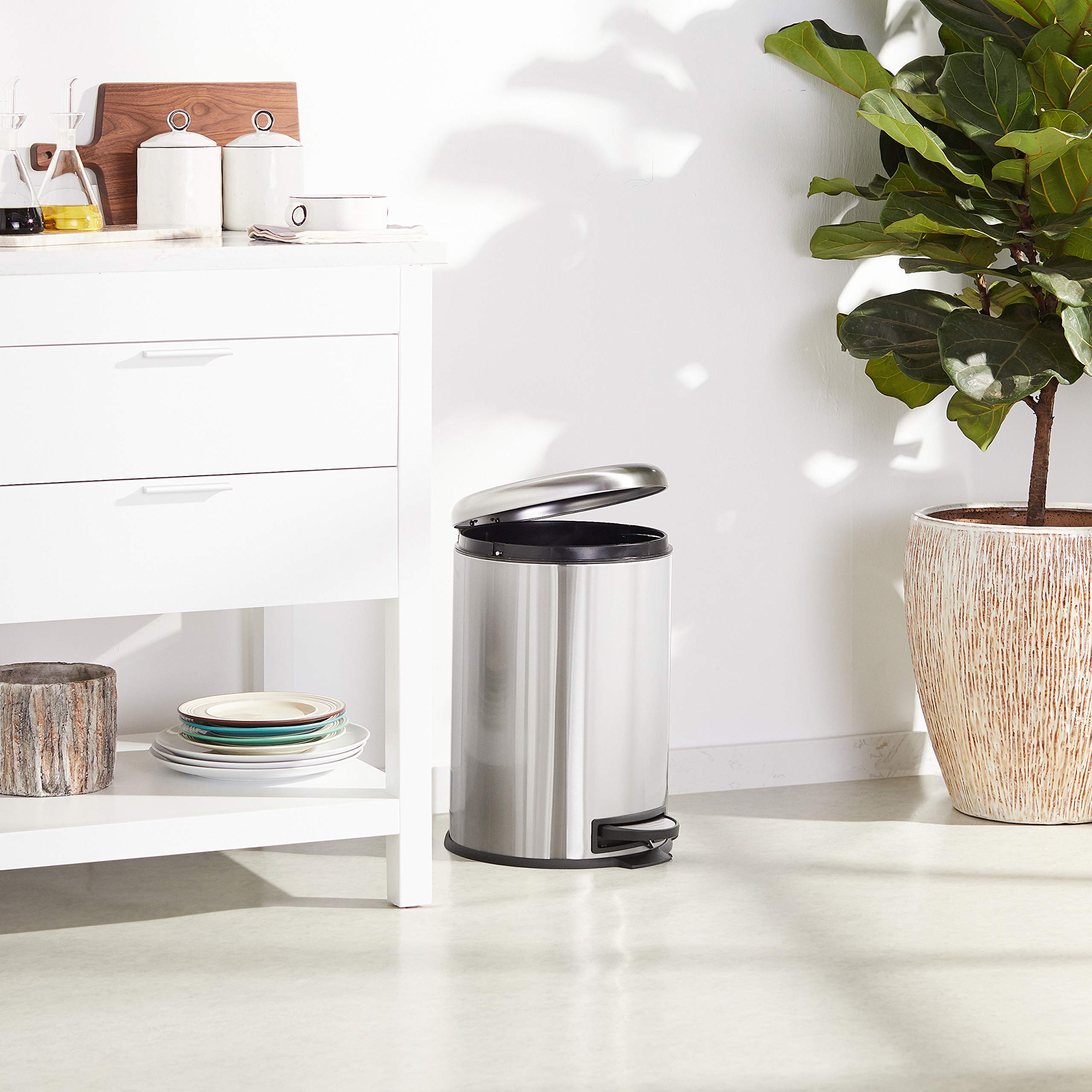 Amazon Basics Rund Tret-Mülleimer, Edelstahl, 20 l, Silberfarben