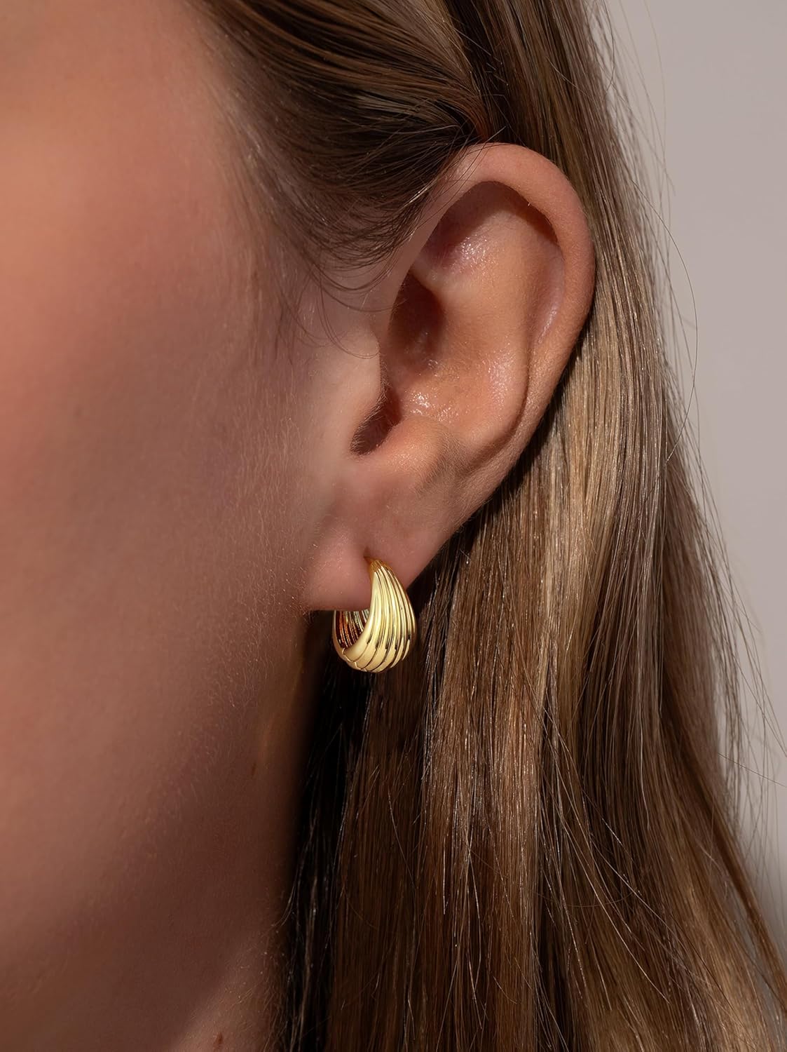 Small Gold Hoop Earrings For Women Hypoallergenic Trendy Gold Huggie Hoop Earrings For Women,Chunky Gold Earrings For Jewelry Gifts - Image 3