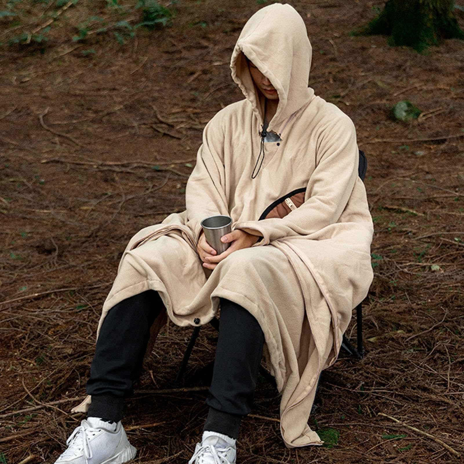 Amazon | 断熱ポンチョ、フリースキャンプポンチョ、寝袋マント