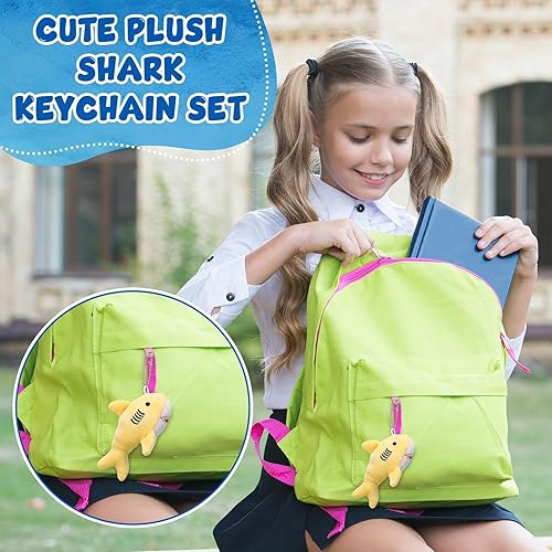 Miniatura 5 de Leyndo 32 llaveros de peluche de tiburón, juguetes pequeños de peluche de 4.33 pulgadas, mini juguetes suaves de animales del océano, premios para