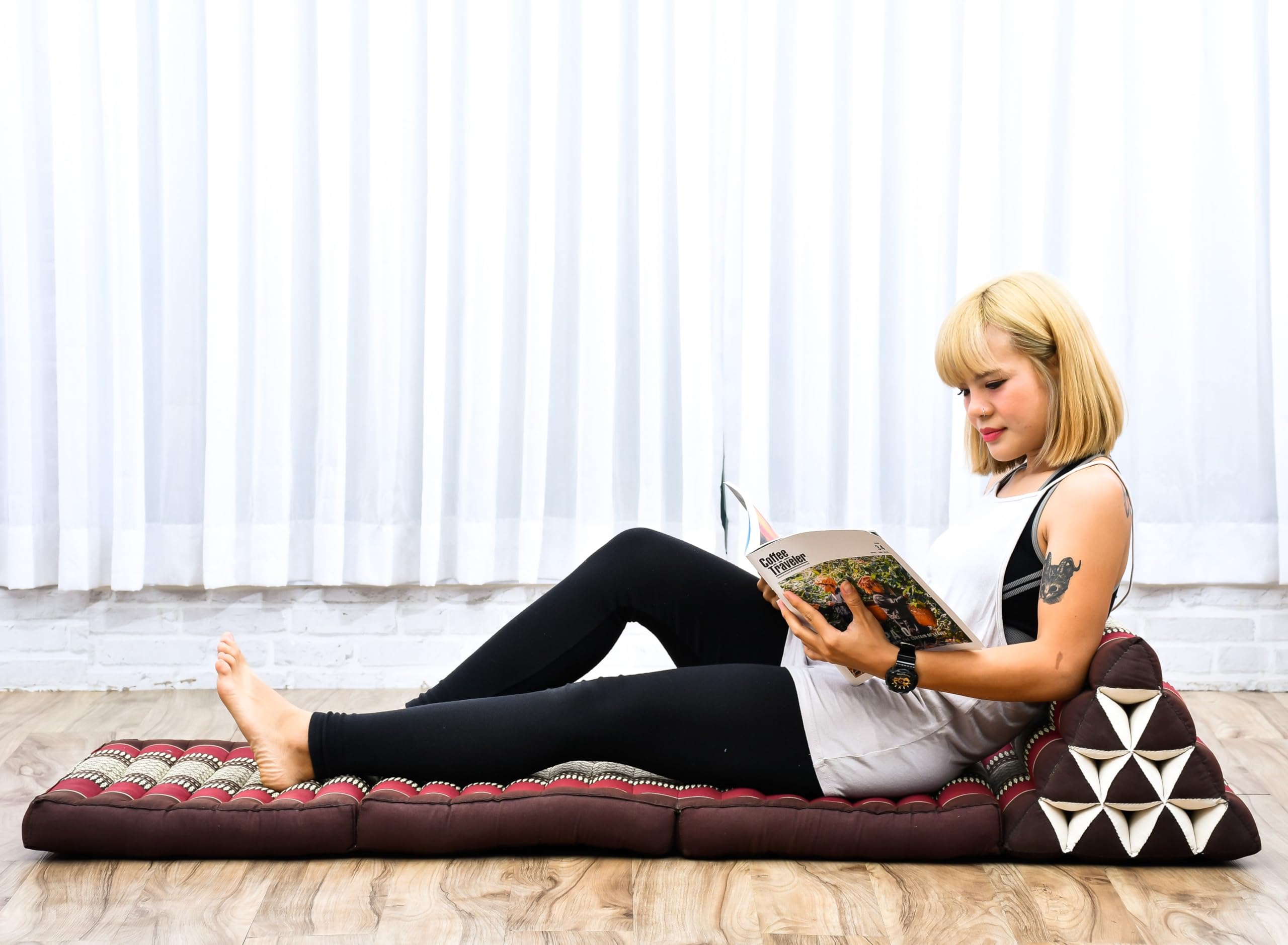 Leewadee - Comfortable Japanese Floor Mattress Used As Thai Floor Bed with Triangle Cushion, Futon Mattress Or Thai Massage Mat, 67 x 21 inches, Brown Red
