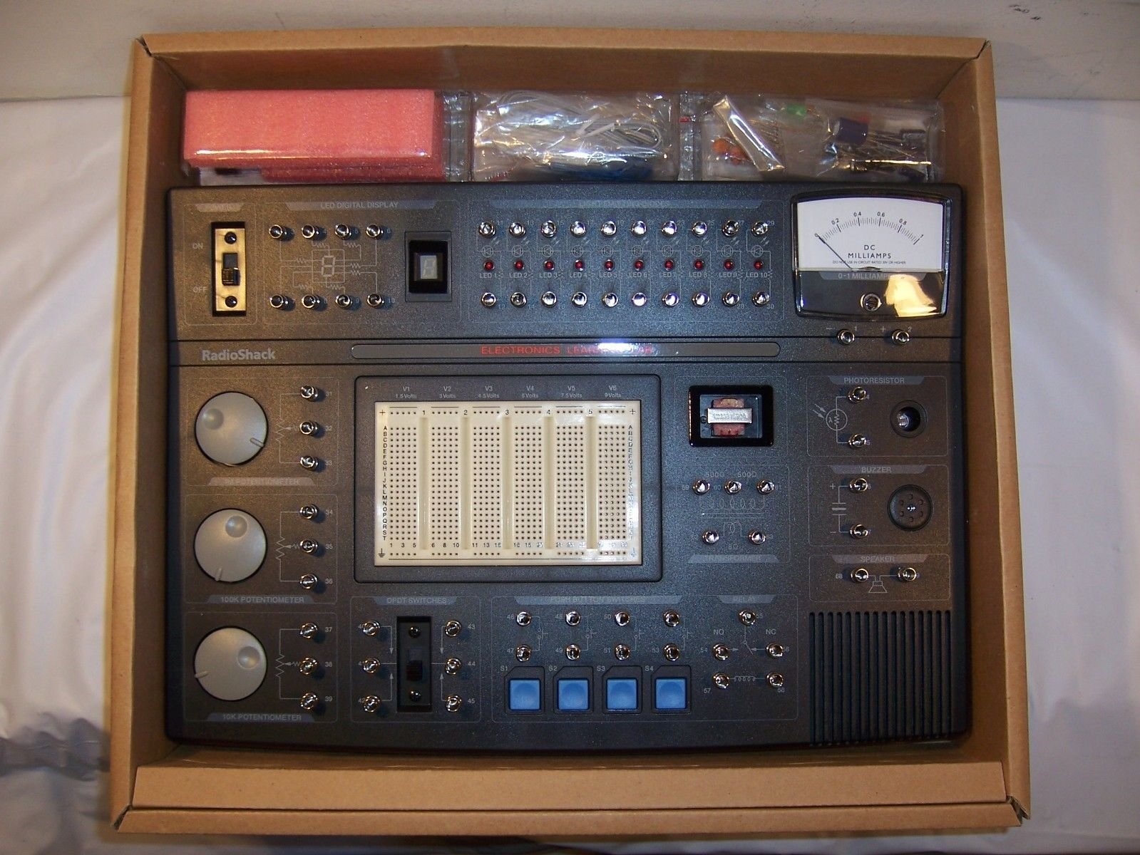 RadioShack 28-280 Electronics Learning Lab - 200+ Circuit Projects For Beginners