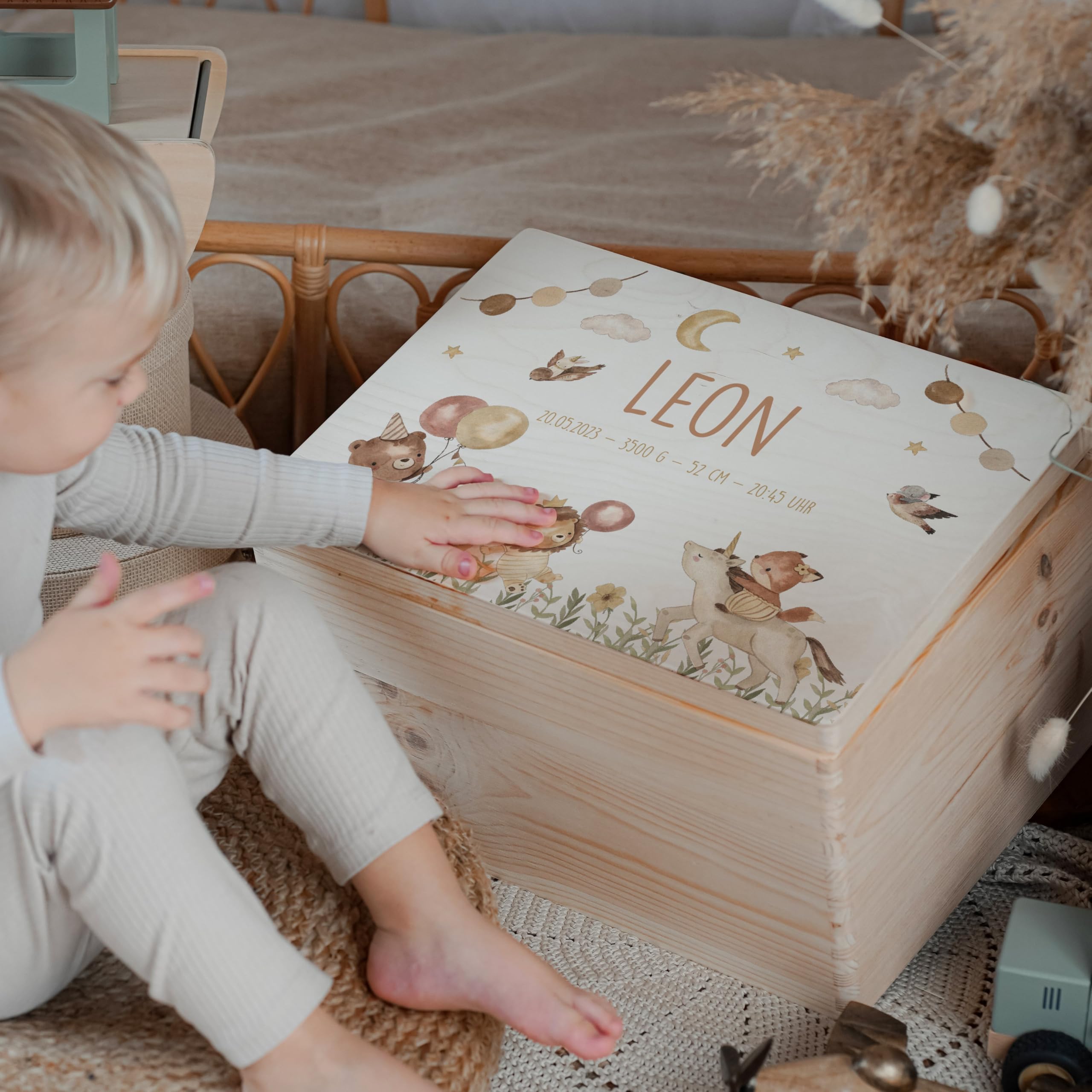 KIDSMOOD - Erinnerungsbox Baby, personalisierte Holzkiste mit Deckel, Ideal zur Aufbewahrung von Erinnerungen und als Geschenk zur Geburt, Taufe oder als Geburtstagsgeschenk für Mädchen und Jungen