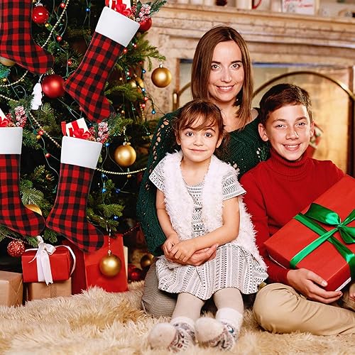 Miniatura 10 de Skylety - Calcetines de Navidad de 20 con tela a cuadros, piel sintética, para colgar en chimeneas, fiestas de Navidad en familia