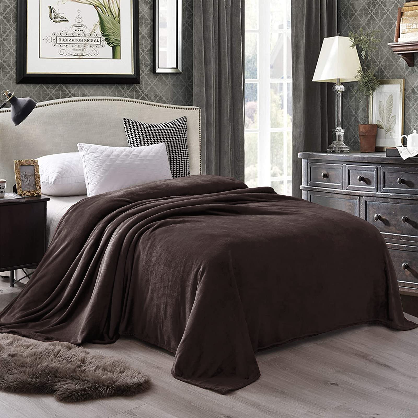 Exclusivo Mezcla King Size Flannel Fleece Velvet Plush Bed Blanket as Bedspread, Coverlet, Bed Cover (90x104 inches, Coffee) Soft, Lightweight, Warm and Cozy
