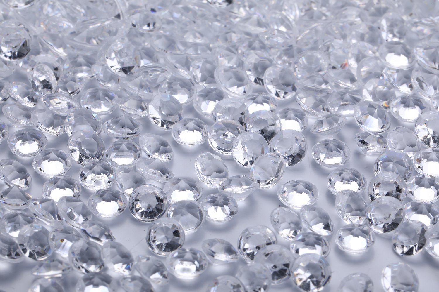 Angzhia5000 pcs/Pack Wedding Table Scatter Confetti Crystals Acrylic Diamonds 6 mm Rhinestones for Wedding, Bridal Shower, Vase Beads Decorations (6mm, Transparent)