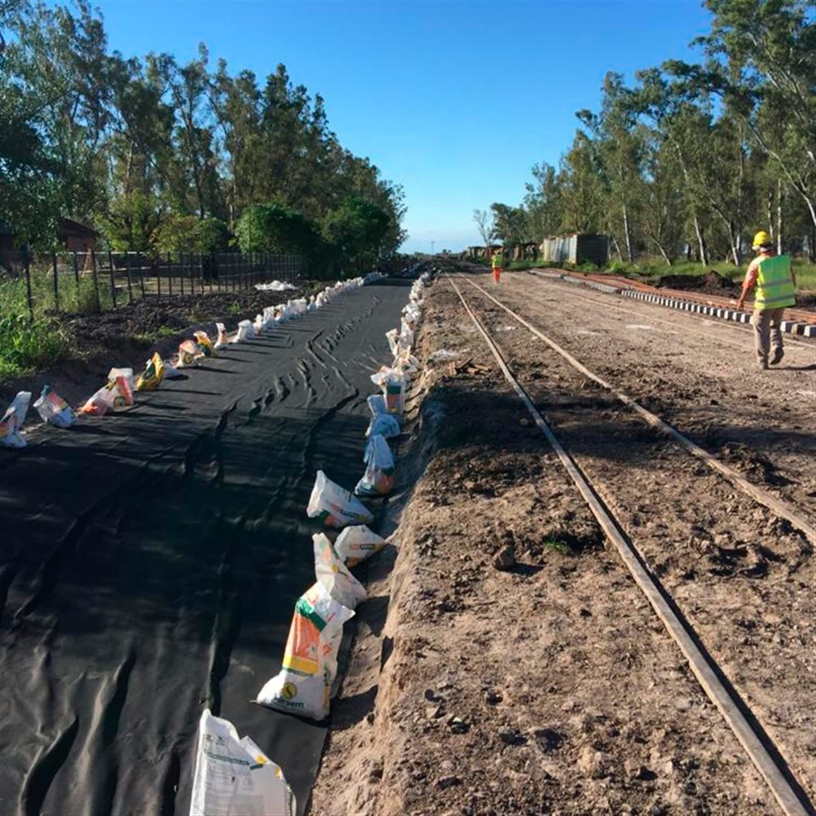 Malla Antihierbas Geotextil Drenaje francés de tela geotextil no tejida, bloque de barrera contra malezas de paisaje de 5 oz estabiliza la tela del suelo del contrapiso para pendiente/calzada/control