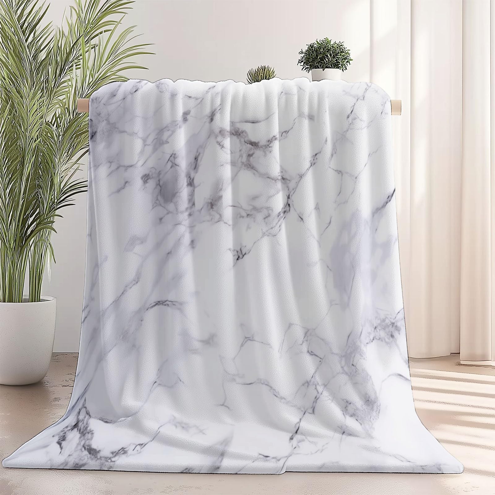 Realizm Minimalizm Marmurowy Koc z polaru flanelowego 150 x 200 cm - Biały ciepły i miękki koc z nadrukiem, dekoracyjny na sofę, fotel i narzuty