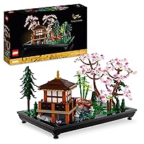 LEGO 10315 Icons Il Giardino Tranquillo, Kit Giardino Botanico Zen per Adulti con Fiori di Loto, Regalo per Donna e Uomo Fan del Giardinaggio Giapponese, Decorazione da Scrivania Personalizzabile