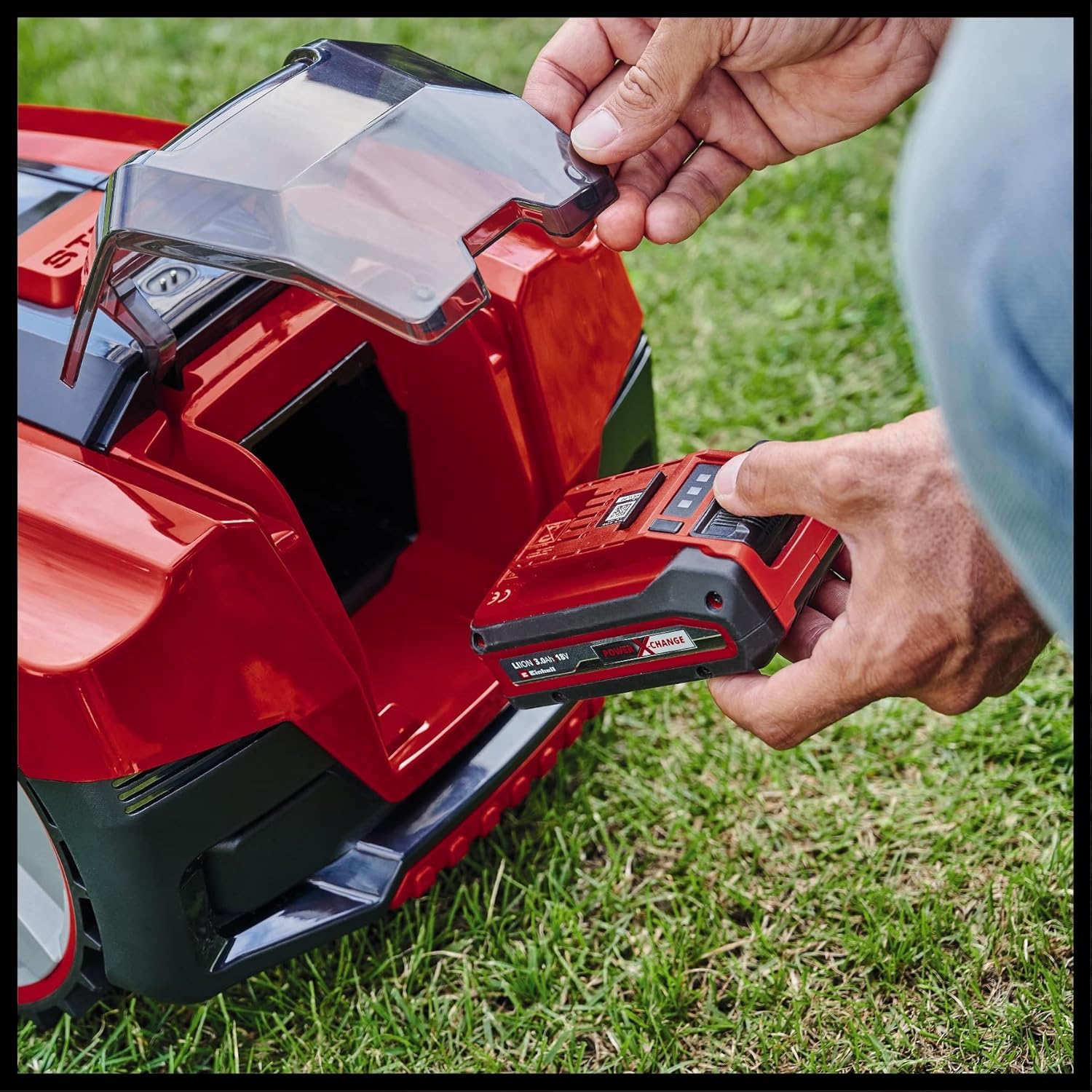 Einhell Robot cortacésped FREELEXO Smart 750 LCD+ Power X-Change (Puesta en Red Inteligente, cálculo de Tiempo de siega dependiente del Tiempo, 750 m², Modo de Segunda área, Incl. Kit instalación)