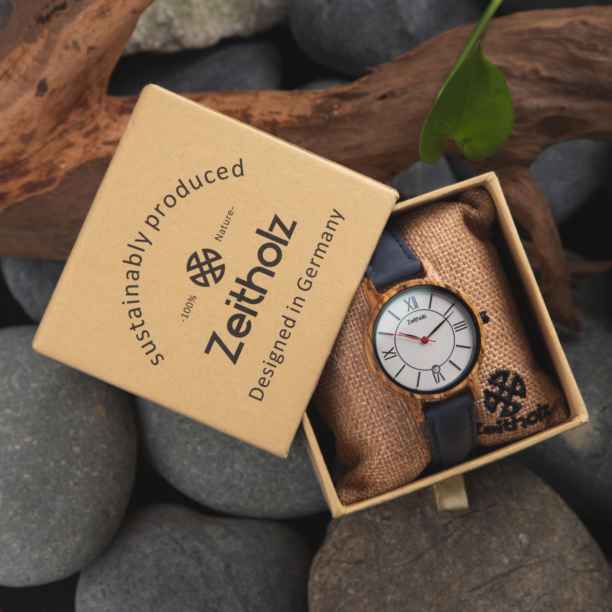 Orologio in legno per donna, orologio analogico collezione Rosenbach 36mm, in legno naturale con movimento al quarzo giapponese e calendario mensile.