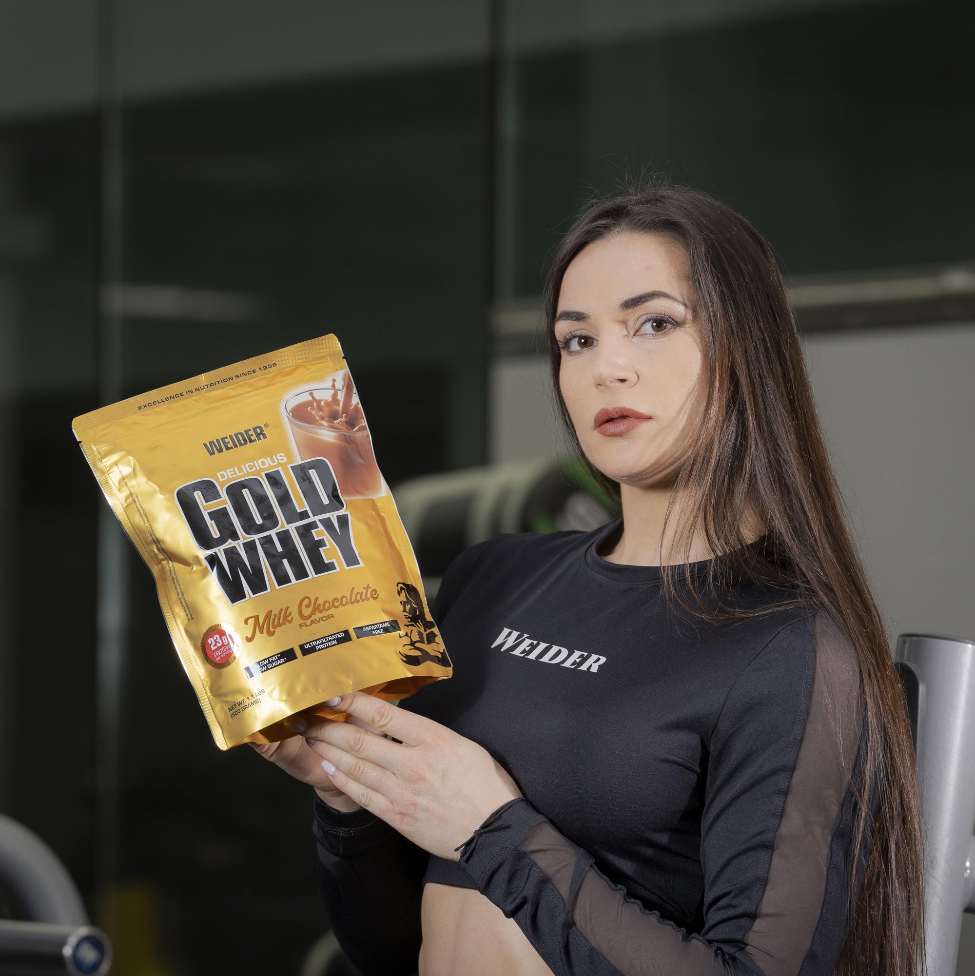 WEIDER Gold Whey Protein, Milchschokolade, Whey Protein Eiweißpulver mit hohem Proteingehalt für Muskelaufbau, Protein Pulver mit wenig Kohlenhydraten und Fett, Low Carb ideal für die Diät, 500g