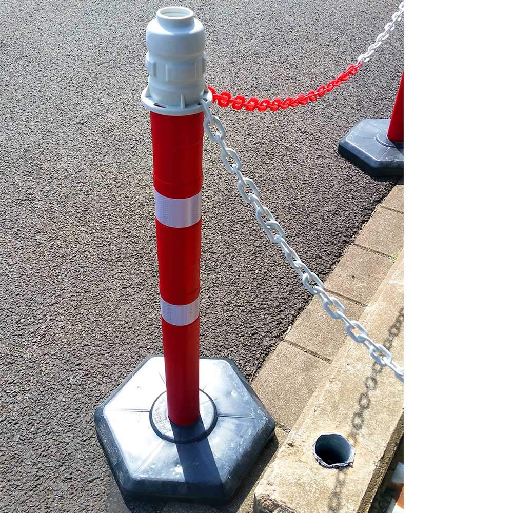 Juego de postes de cadena, 12 soportes de cadena, cadena de 22 m, 6 lámparas solares con batería, 6 carteles de guía "hacia la izquierda"