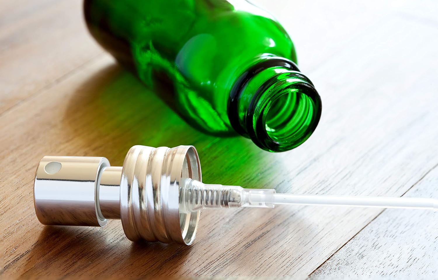 1 oz Green Glass Boston Round Bottle with Silver Metal Aluminum Fine Mist Sprayer (24 Pack) + Funnel