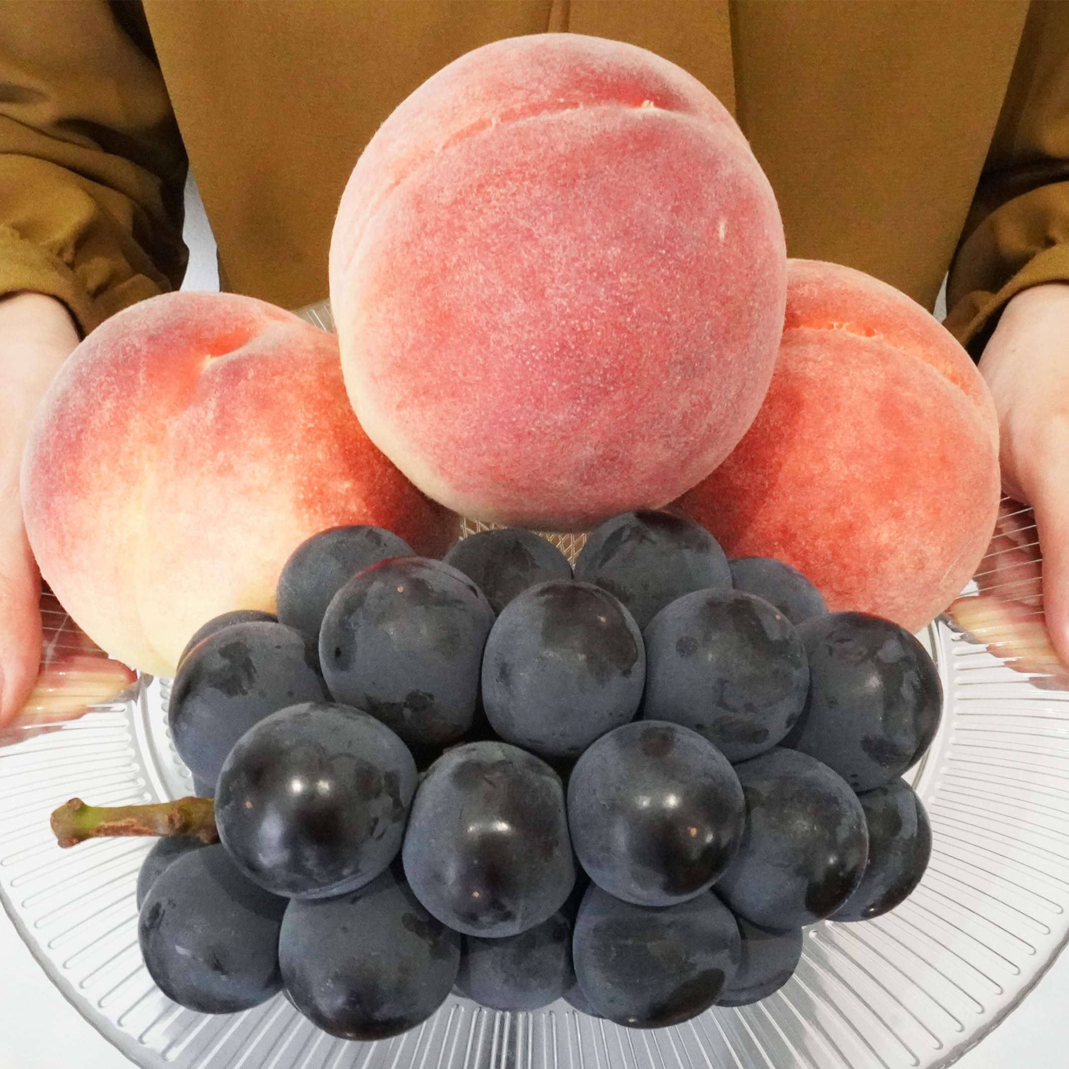 Amazon.co.jp: 旬のフルーツ詰め合わせ 桃 種なしぶどう 果物 2種