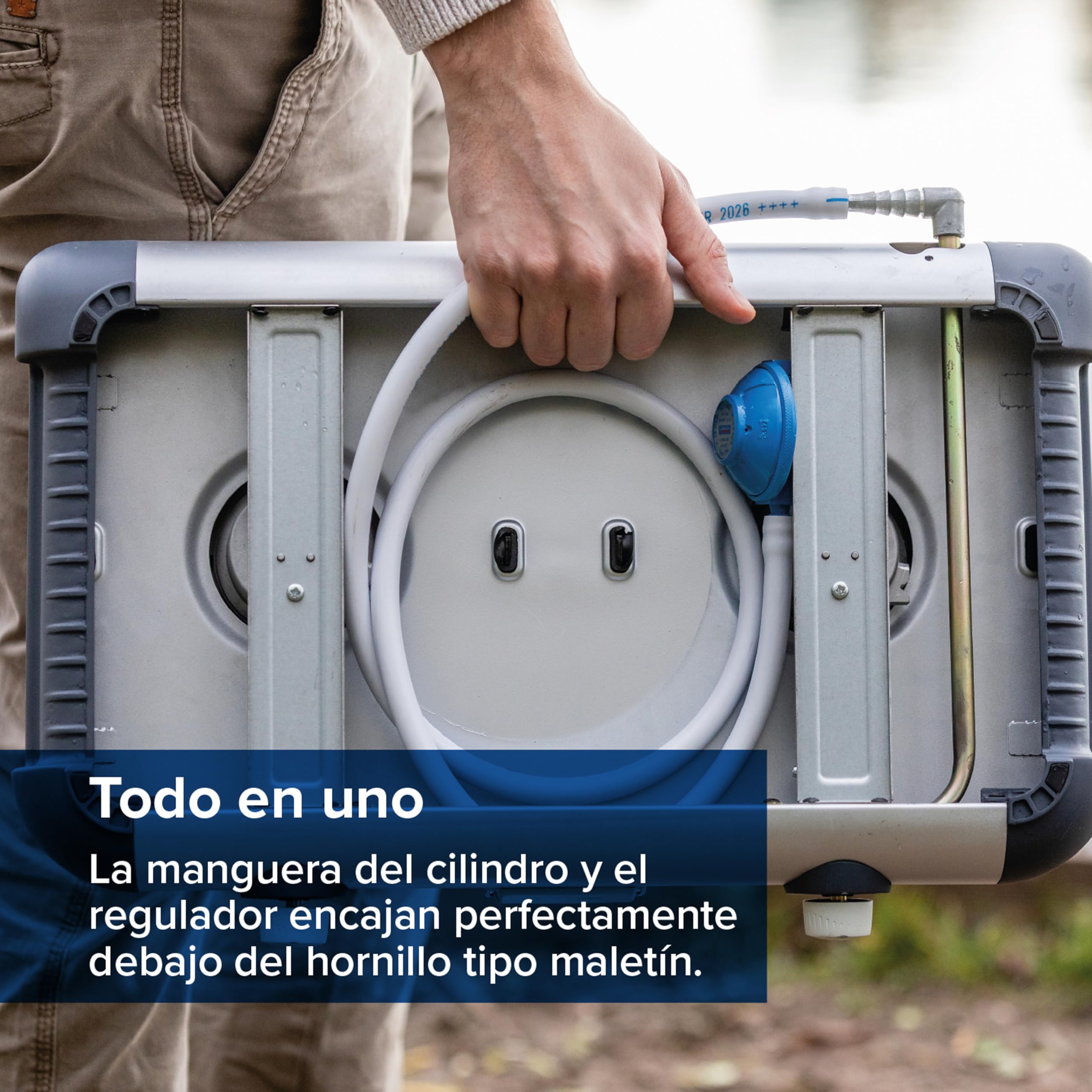 Campingaz Camping Kitchen 2 CV Gas Stove | Hornillo Portátil de Sobremesa para Camping y Picnic – 2 Quemadores | 2 x 2000 W, Blanco