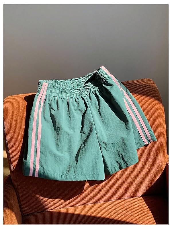 WDIRARA Women's Side Striped Sweat Shorts Elastic Waist Workout Bottoms by WDIRARA - Used condition - Image 4