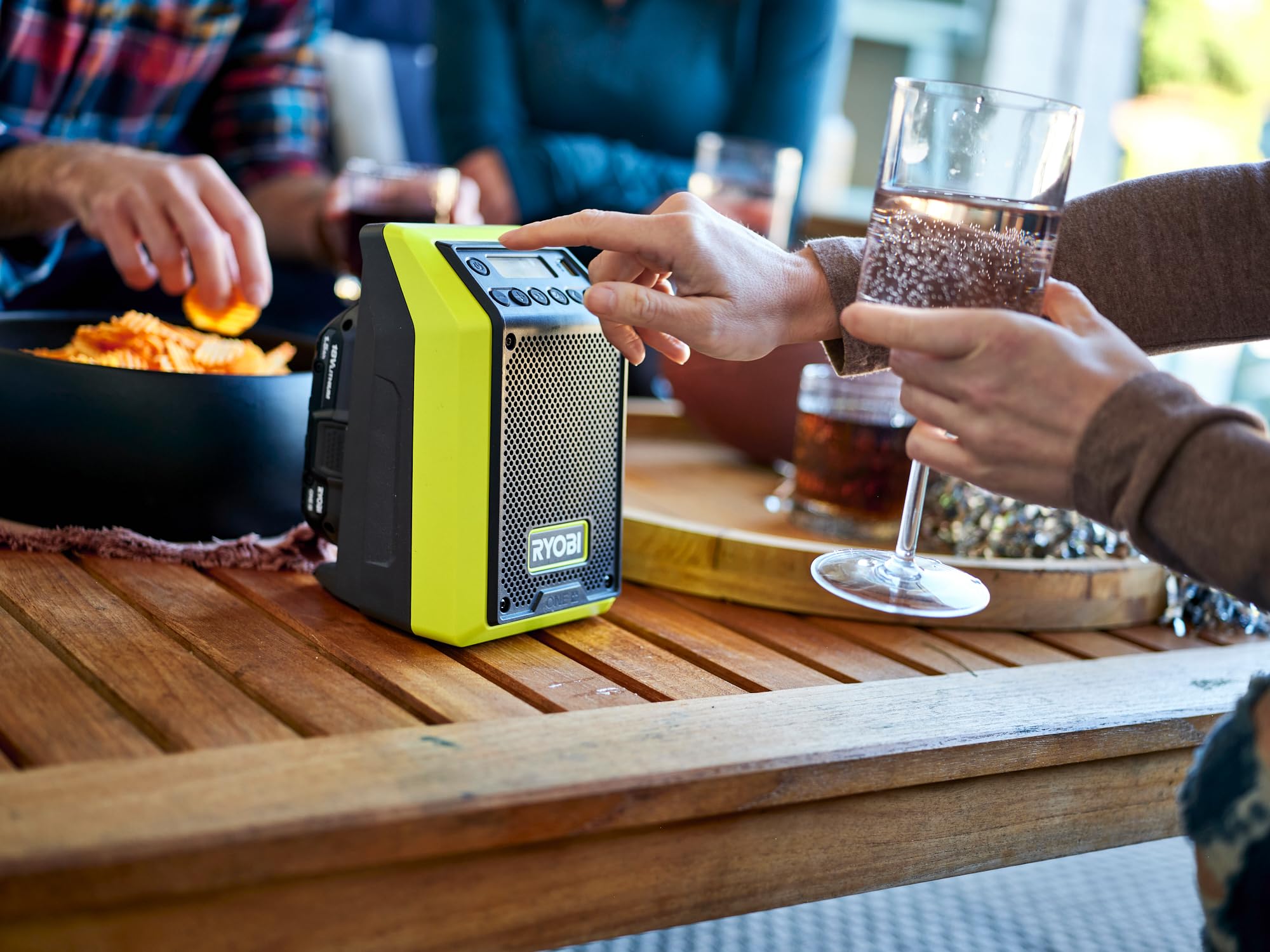 Ryobi 18 V One+ Akumulatorowe Radio Bluetooth, Funkcja Dab/Dab+, bez Akumulatora i Ładowarki