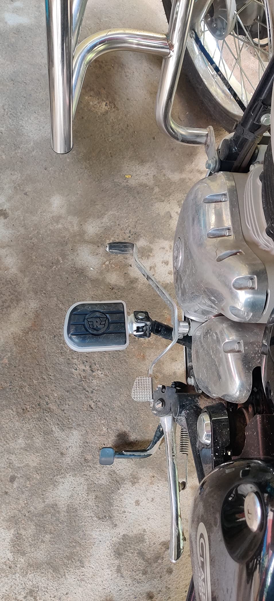 Royal Enfield KXA00030 Silver Deluxe Footpegs For Meteor 350 Classic