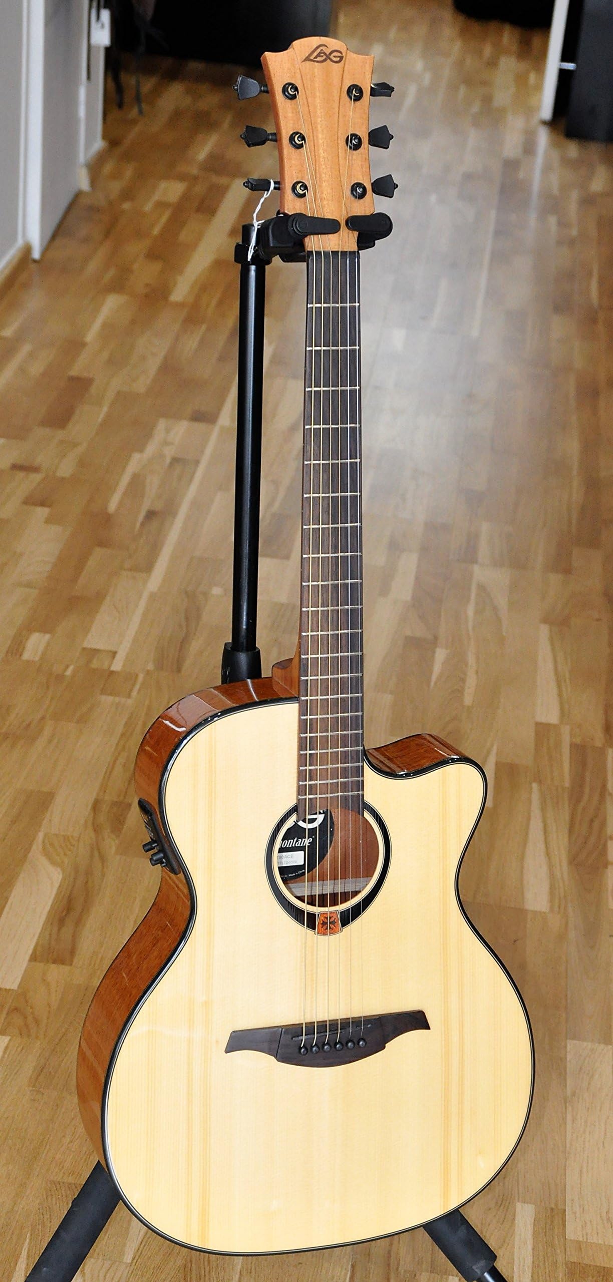 Lag Guitars Tramontane T80ACE Auditorium Cuataway Acoustic-Electric Guitar Natural