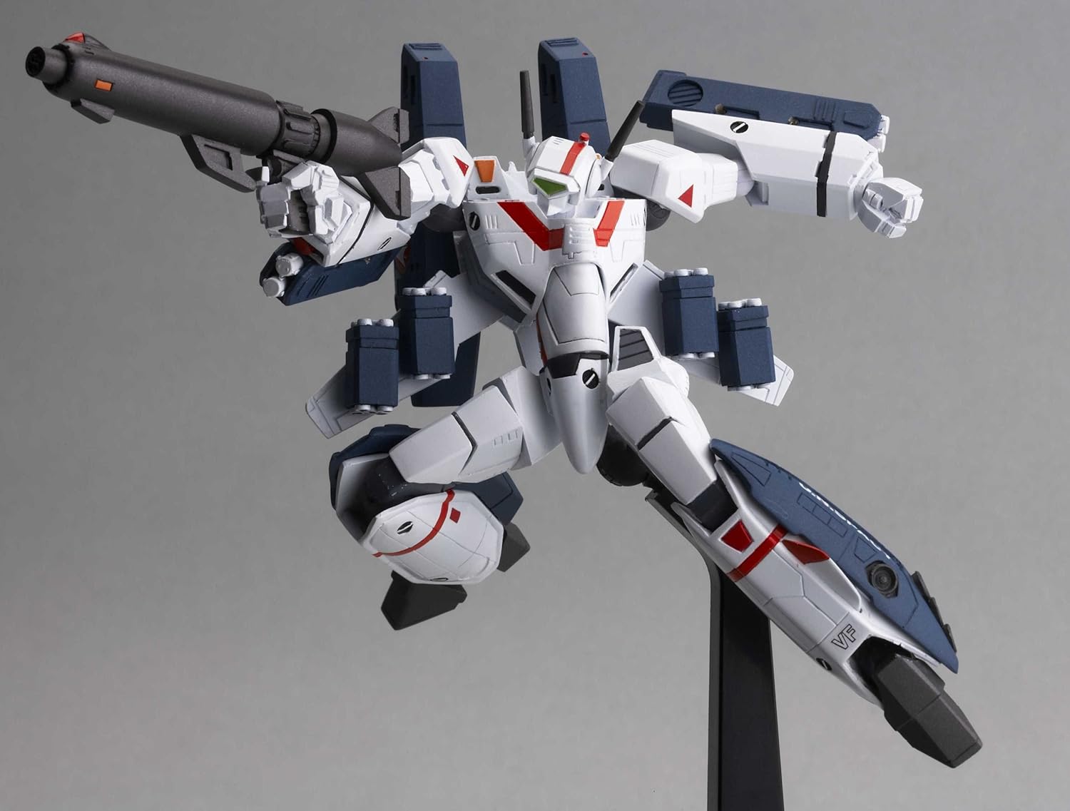 Macross Revoltech #34 Valkyrie VF-1J Figure Robotech (Toy)