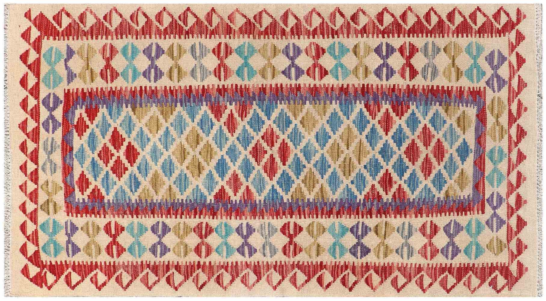 Tapis de sol géométrique multicolore 90x180 pour réchauffer l'ambiance d'un salon bohème chic