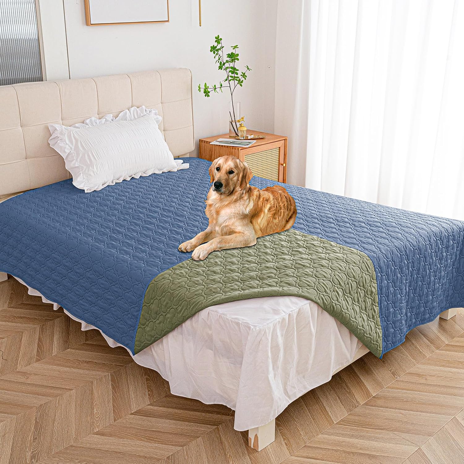 Waterproof Couch Cover for Dogs Washable, Reversible Dog Bed Blanket Pet Sofa Furniture Protector(52x82 Inch, Blue+Green)