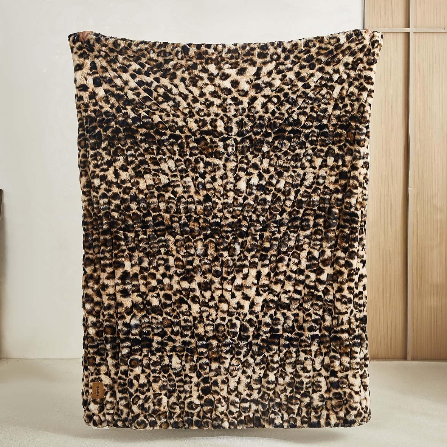 YUSOKI Leopard Print 1000GSM Bubble Faux Rabbit Fur Throw Blanket, 50"x60" | Double-sided bubble faux rabbit fur, 4-Way Stretch, comes with premium gift box, stays fluffy after repeated washes