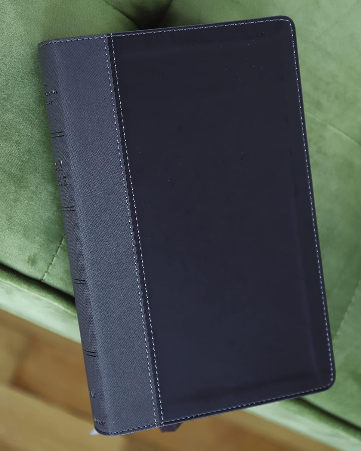 NIV, Personal Size Bible, Large Print, Leathersoft, Black, Red Letter, Thumb Indexed, Comfort Print