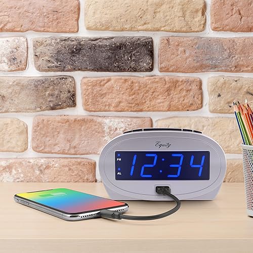 Miniatura 7 de Equity by La Crosse 30025 - Reloj despertador LED de 0.9 pulgadas con puerto de carga USB