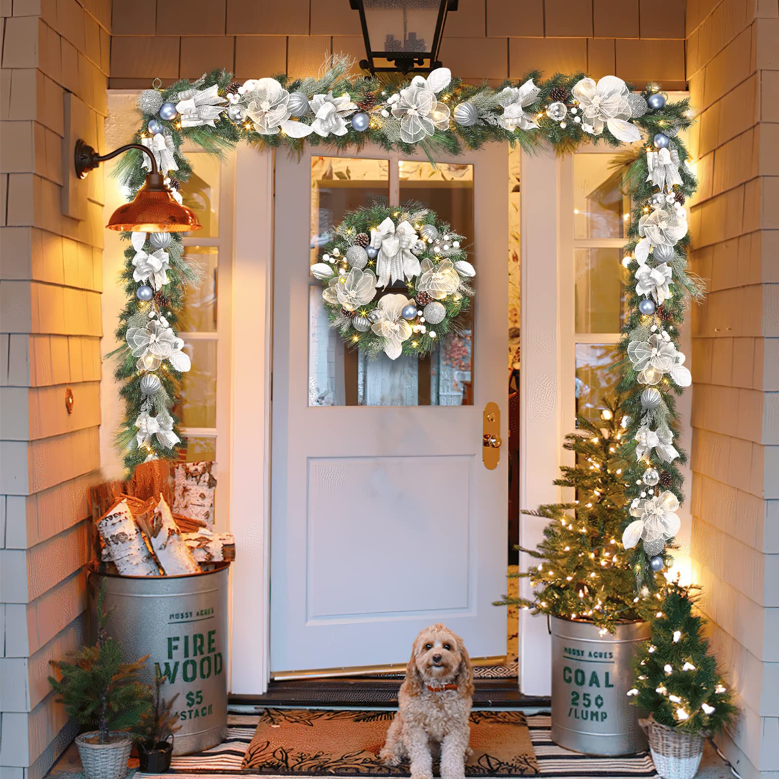 Couronne de Noël lumineuse pour porte d'entrée avec 20 lumières LED, couronne de Noël pré-éclairée de 55,9 cm avec grande fleur et boule d'ornement, décoration de porche d'hiver, décorations de Noël