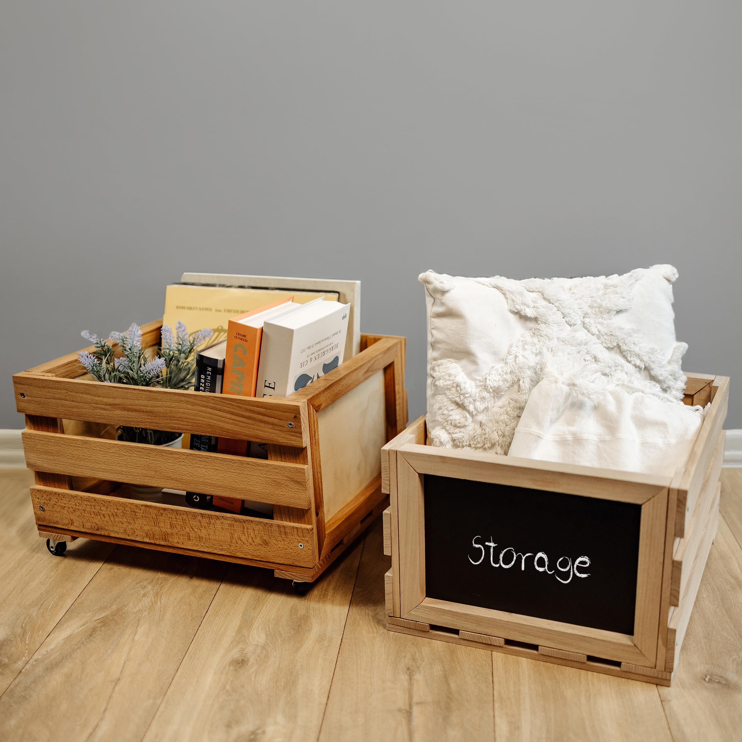 Creative DECO Caja de Madera para Discos de Vinilo con Pizarra | 80 discos | 46x36x29 cm (+/- 1 cm) | Mueble Soporte Cajón con Ruedas Porta Vinilos | Madera de Haya | Cesta para Fruta, Vino, Juguetes