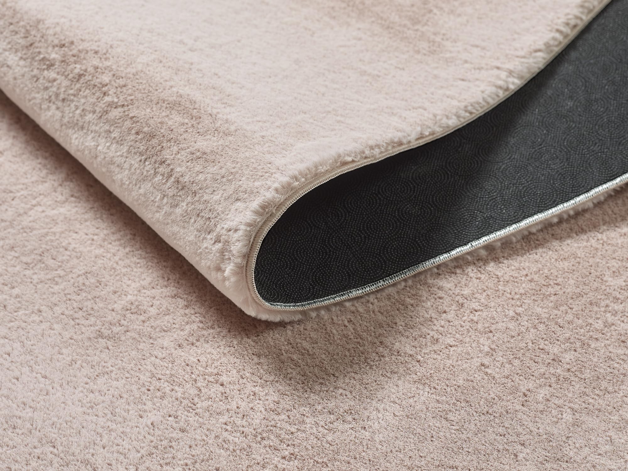 the carpet Cosy – Kuscheliger Fellteppich, Weich & Elegant, Waschbar und Für Fußbodenheizung Geeignet, Öko-Tex Zertifiziert, Hochwertiger Kunstfell Teppich, Rosa, 160 x 220 cm