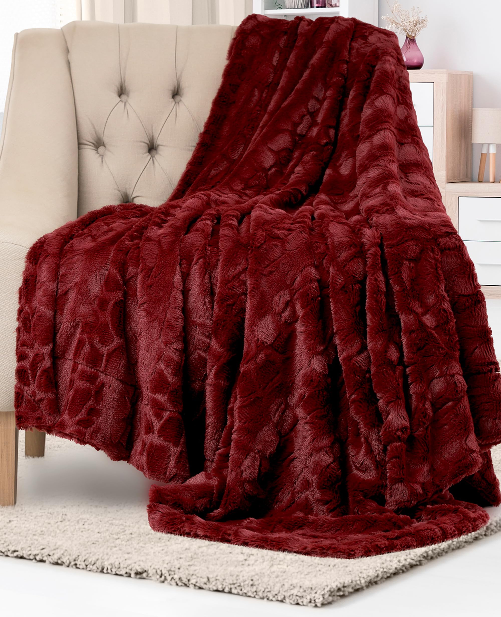 Everlasting Comfort Faux Fur Throw Blanket - Soft, Fluffy, Fuzzy, Plush, Thick, Minky Throws, 50x65