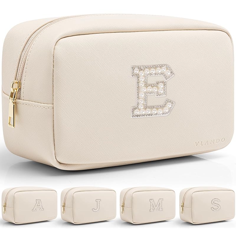 Necessaire de maquiagem VLANDO com patch de monograma em pérolas, Bege E