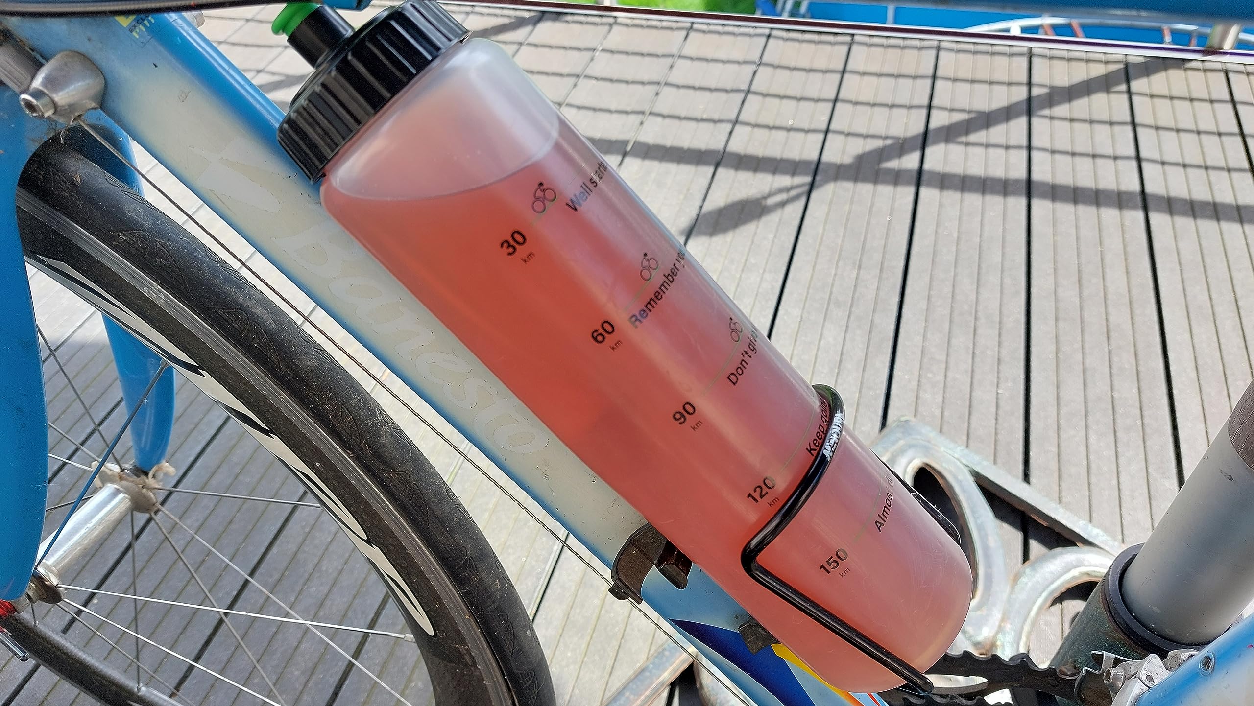 RaceFuel Sport Trinkflasche 1l, Fahrrad Trinkflasche 1000ml, BPA-frei, auslaufsicher und spülmaschinenfest, für Fitness, Wandern, Triathlon usw., Sportflasche, Radflasche Sport & Freizeit