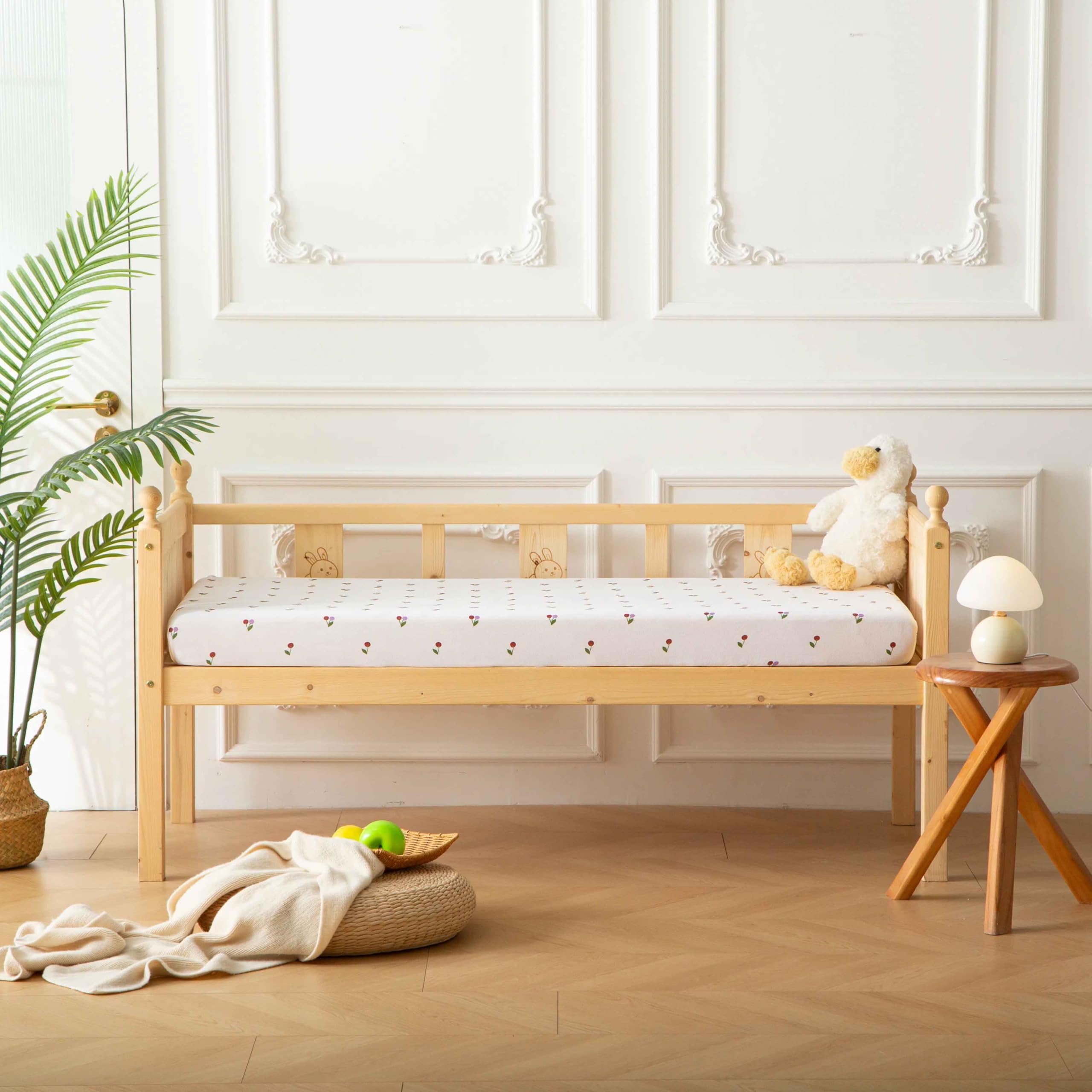 SDY Paquete de 2 sábanas para cuna para niños y niñas, sábana bajera ajustable de jersey suave, bonita sábana de colchón estampada para cuna de 52 x 28 x 8 pulgadas (cereza)