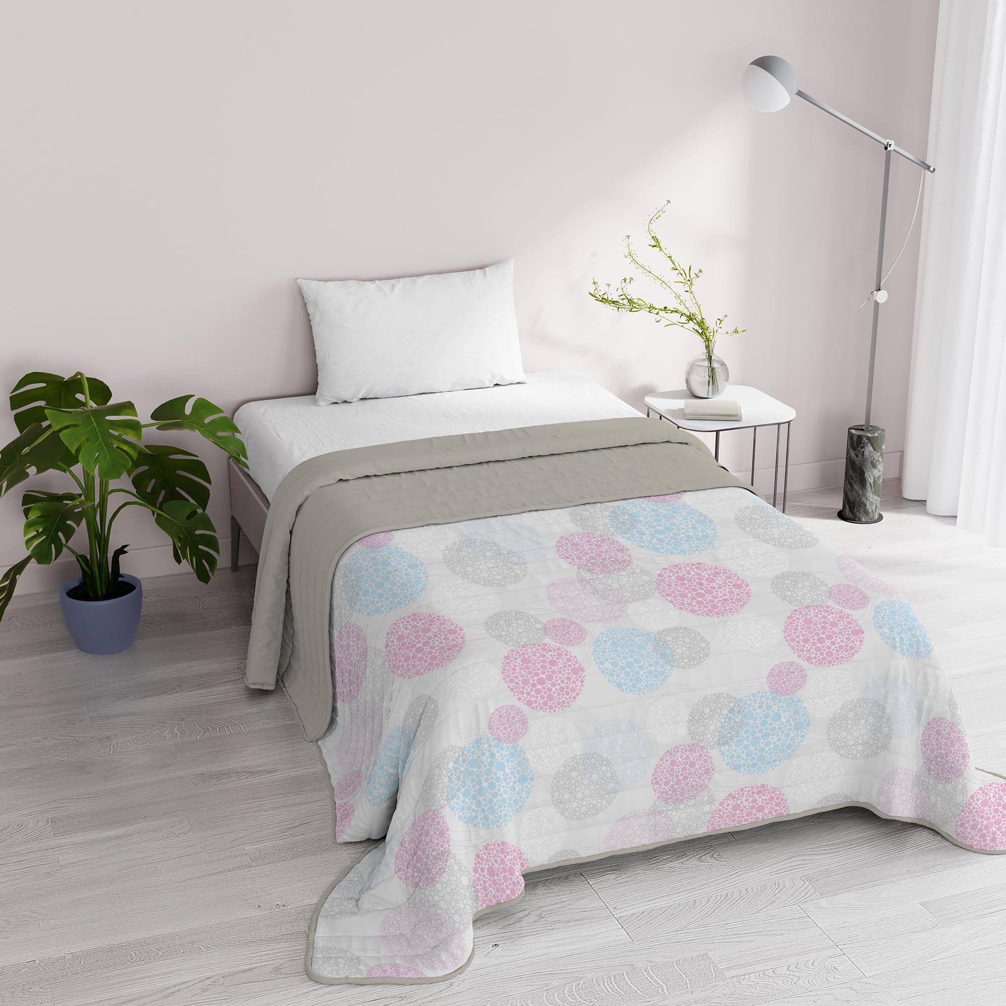 Italian Bed Linen Fantasy Microfibre Summer Quilt 1 and a Half Seater Molecules