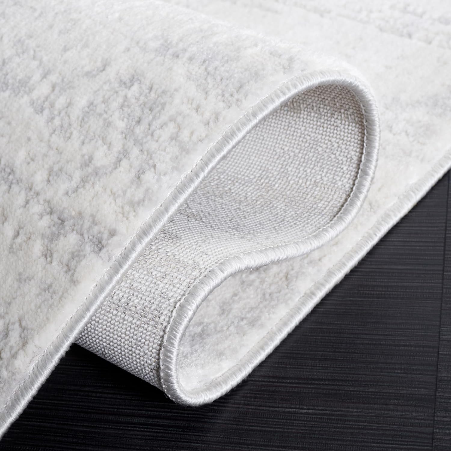 SAFAVIEH Hanna Collection Runner Rug - 2' x 8', Ivory & Light Grey, Non-Shedding & Easy Care, Ideal for High Traffic Areas in Living Room, Bedroom, Dining (HAN104A-28)