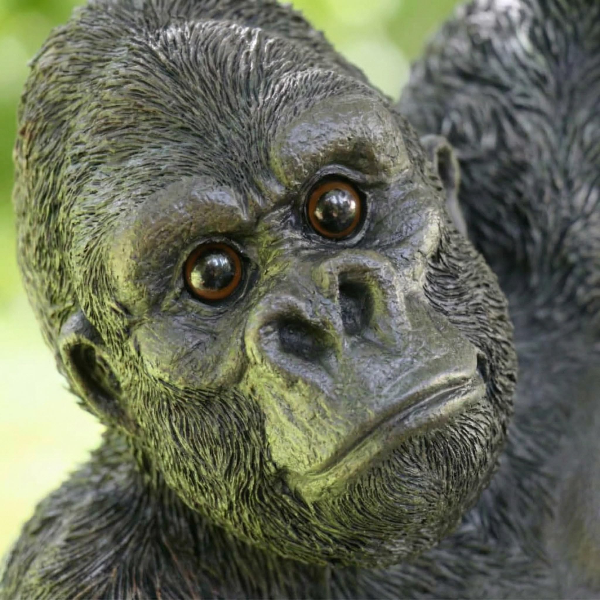 The Enchanted Garden Gorilla-Gartenstatue zum Aufhängen, Kunstharz, groß, für den Außenbereich, Schwarz